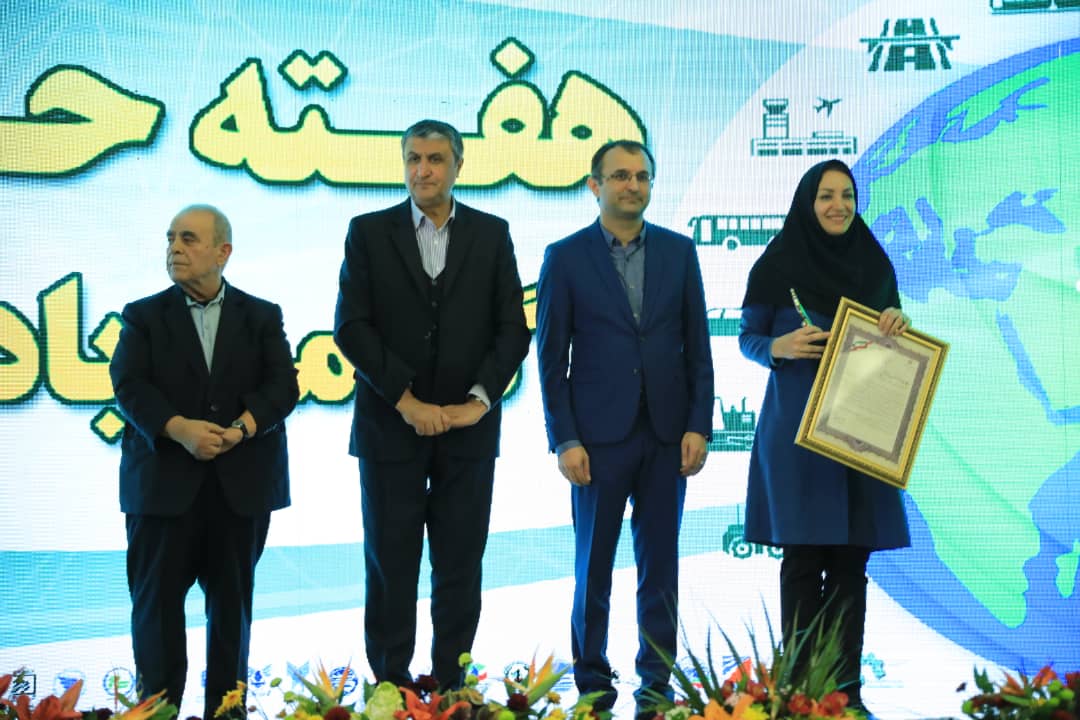 کسب نشان برتر غرفه سازمان هواشناسی کشور در چهارمین نمایشگاه حمل و نقل، لجستیک و صنایع وابسته